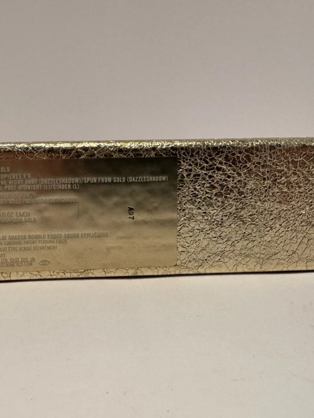 MAC Snow Ball Eye Compact Gold Eyeshadow Palette Glitter Case NewMAC Snow Ball E